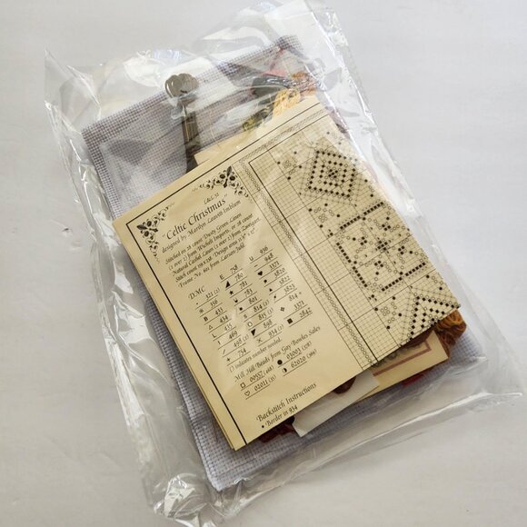 Celtic Christmas Counted Cross-stitched No. 32 Lavender & Lace Original Creative - Picture 4 of 10